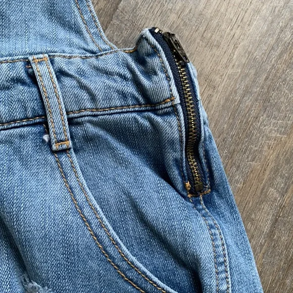 Gap Denim Overall Shorts - Picture 4 of 9